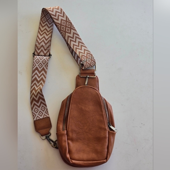 Sling Bag Brown Crossbody Pockets Credit Card Holder Zippers Faux Leather Lined - Picture 4 of 15